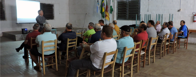 Reunião sobre a safra de soja é realizada em Restinga Sêca